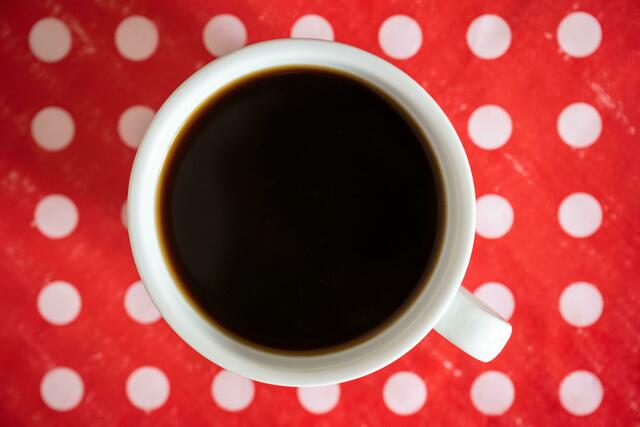 66 Prozent trinken am Morgen am liebsten Kaffee. | Foto: Sebastian Gollnow/dpa