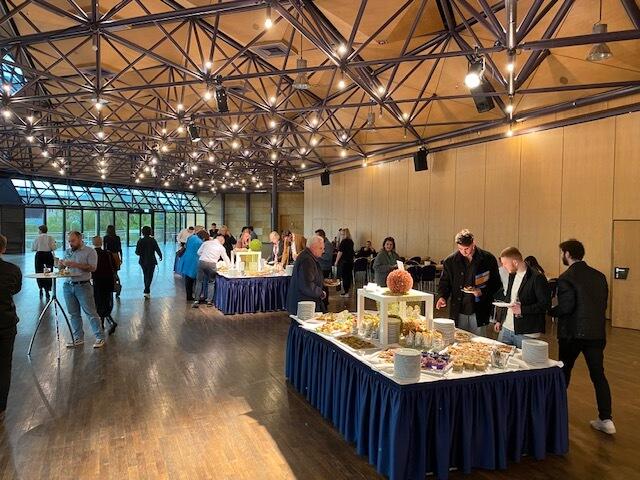 Foto: ak – Freisprechung der Gesellinen und Gesellen in der Fürther Stadthalle am 26. April 2023