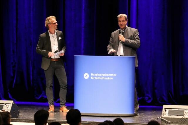 Foto: ak – Freisprechung der Gesellinen und Gesellen in der Fürther Stadthalle am 26. April 2023
