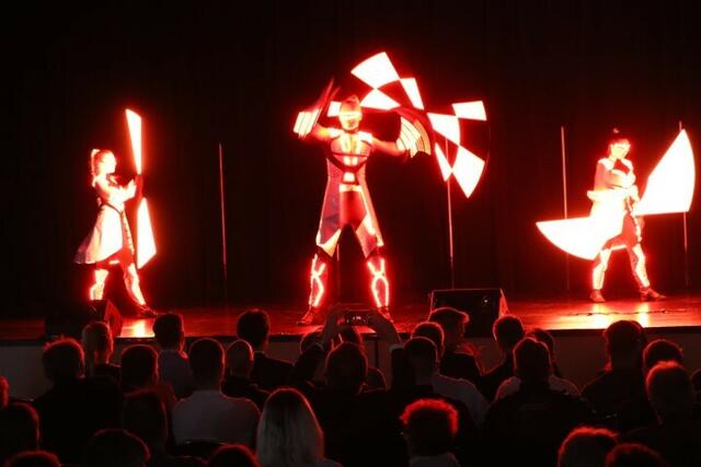 Foto: ak – Freisprechung der Gesellinen und Gesellen in der Fürther Stadthalle am 26. April 2023