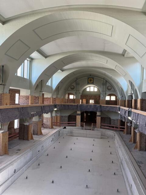 Alle Becken wurden aus Recycling-Beton gegossen, also Beton mit rezyklierter Gesteinskörnung und somit ressourcenschonendem Beton. | Foto: Christian Vogel