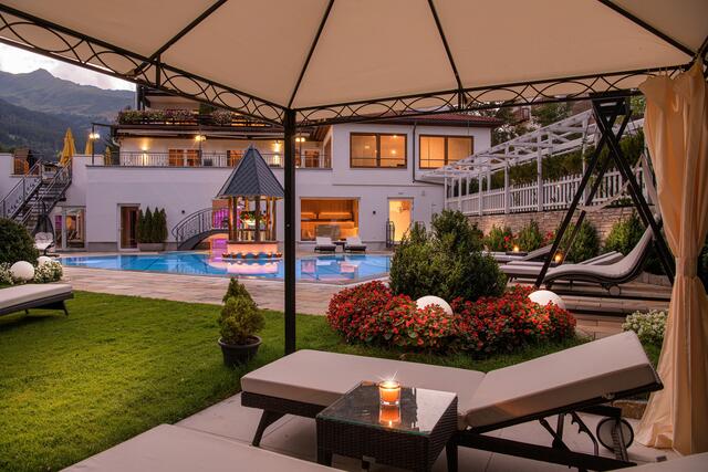 Romantisch: Ruhe-Thermalpool | Foto: Verwöhnhotel Bismarck