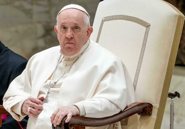 Papst Franziskus hatte erst kürzlich mit einer Bronchitis zu kämpfen.
 | Foto: Andrew Medichini/AP/dpa
