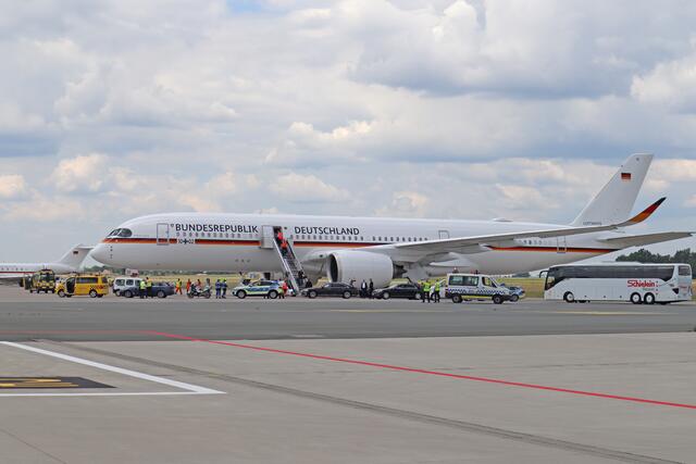 Außenministerin Annalena Baerbock landete mit der deutschen „Air Force One“, dem neuen Regierungsflugzeug A350 „Theodor Heuss“, am Airport Nürnberg. | Foto: Airport Nürnberg / Katharina Ostertag