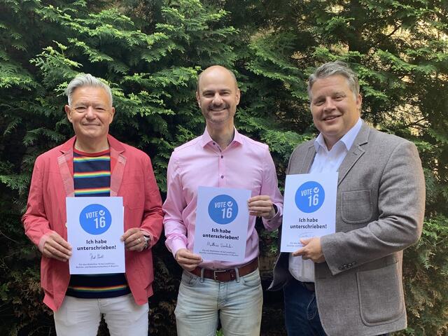 Sind für ein Wahlrecht ab 16: Horst Arnold, Kandidat zur Landtagswahl, Matthias Dornhuber, SPD-Vorsitzender und stellvertretender BayernSPD-Landesvorsitzender, und Carsten Träger, MdB. | Foto: SPD Fürth