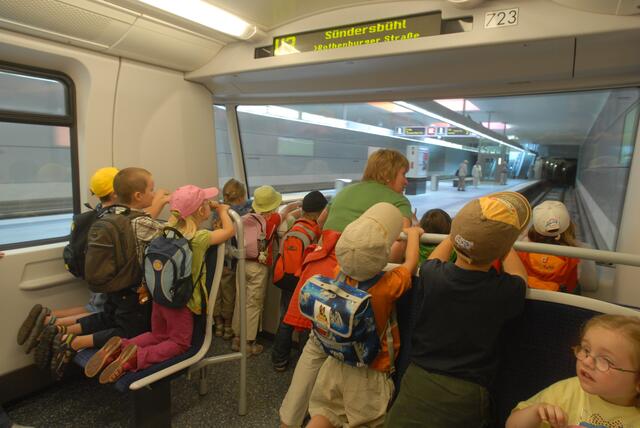 Kindergarten Lichtenau/Sündersbühl testet die automatische U-Bahn.  | Foto: VAG – Claus Felix