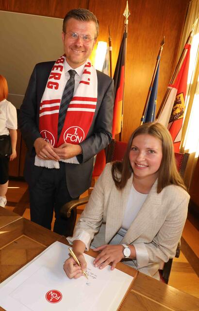 Empfang im Nürnberger Rathaus zum Aufstieg in die 1. Bundesliga der Damen.  | Foto: Udo  Dreier