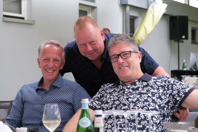 Marcus Pinsel, Obermeister der Gebäudereiniger-Innung Nordbayern, mit Richard Föhre und Christian Knoll, die extra aus Kaiserslautern angereist sind. | Foto: Business Fanklub Kleeblatt Fürth