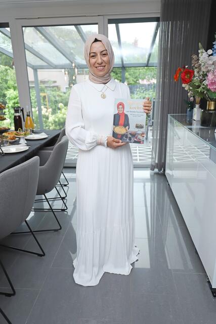 Nermin Yazilitas präsentiert 80 ihrer Rezepte in einem neuen Buch. | Foto: Willi Ebersberger/Stadt Fürth