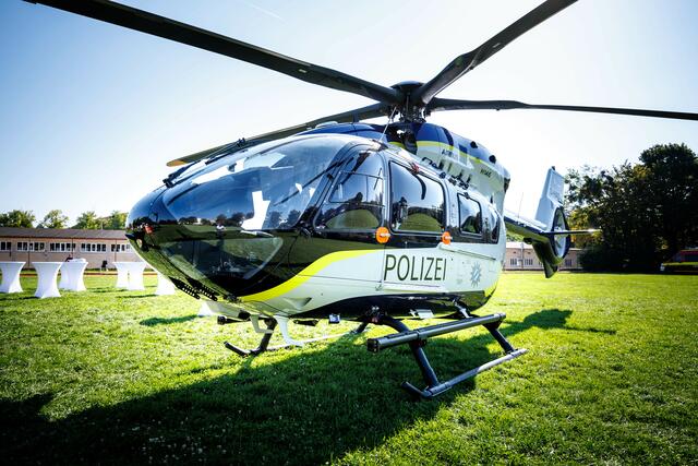 Bayerns Ministerpräsident Dr. Markus Söder und Innenminister Joachim Herrmann stellen die ersten neuen Polizeihubschrauber vor: Technologischer Quantensprung - für eine hochmoderne und noch leistungsfähigere Polizei. | Foto: Matthias Balk/Bayerisches Staatsministerium des Innern
