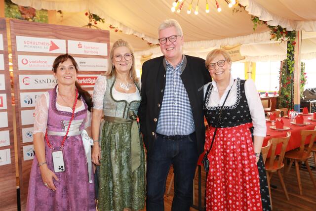 Foto: Impressionen vom Volksfest Stammtisch "Business meets Media" bei "Gigerlas" Lössel am 29. August 2023. Fotos: Jürgen Friedrich / Udo Dreier