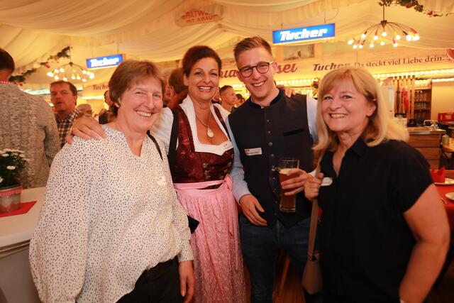 Foto: Impressionen vom Volksfest Stammtisch "Business meets Media" bei "Gigerlas" Lössel am 29. August 2023. Fotos: Jürgen Friedrich / Udo Dreier