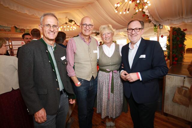 Foto: Impressionen vom Volksfest Stammtisch "Business meets Media" bei "Gigerlas" Lössel am 29. August 2023. Fotos: Jürgen Friedrich / Udo Dreier