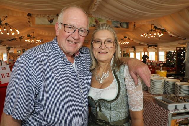 Foto: Impressionen vom Volksfest Stammtisch "Business meets Media" bei "Gigerlas" Lössel am 29. August 2023. Fotos: Jürgen Friedrich / Udo Dreier