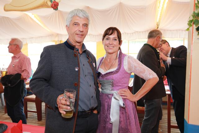Foto: Impressionen vom Volksfest Stammtisch "Business meets Media" bei "Gigerlas" Lössel am 29. August 2023. Fotos: Jürgen Friedrich / Udo Dreier