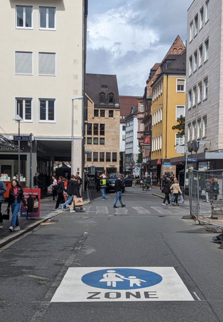Franken Tatort-Dreh in der Färber- und Dr.-Kurt-Schumacher-Straße.  | Foto: Wolfgang Hofer
