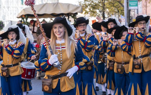 Der Festzug mit den Erntedank-Gaben ist das Highlight der Michaeliskirchweih. | Foto: Mittelsdorf