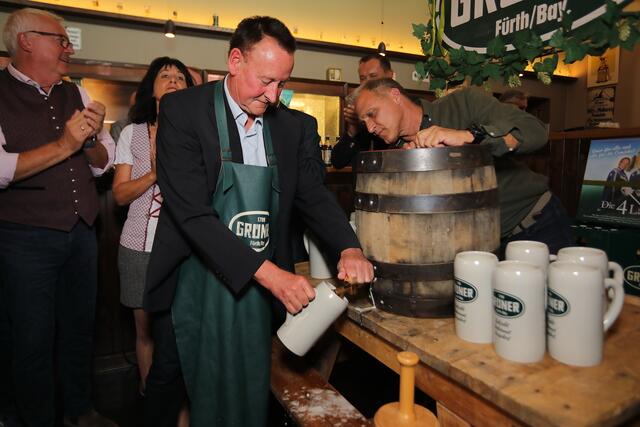 Foto: Jürgen Friedrich  -  Impressionen von der Bierprobe vor der Fürther Michaelis Kirchweih im Grüner Brauhaus.