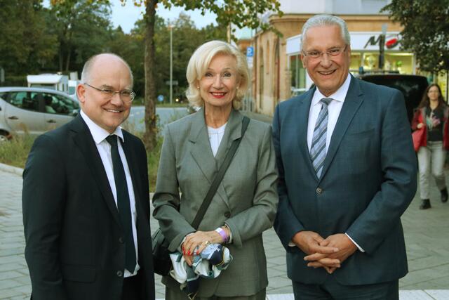 (v.l.) Sebastian Brehm (MdB), Julia Lehner (Kulturreferentin in Nürnberg) und Joachim Herrmann (Bayerischer Staatsminister des Inneren).
