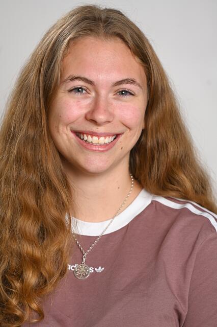 Antonia Techritz (18), 1,67 groß, Schülerin der Wilhelm-Löhe-Schule (FOS). Hobbys: Ministrantenarbeit, Volleyball spielen, Reisen. | Foto: Stadt Nürnberg / Christine Dierenbach