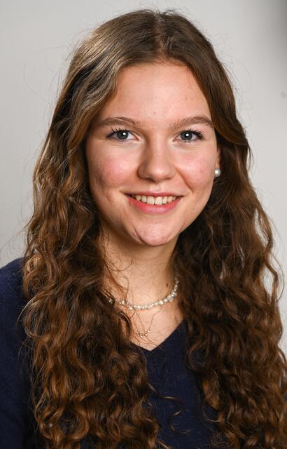 Nelli Lunkenheimer (17),  1,74 groß, Schülerin des Melanchthon-Gymnasiums. Hobbys: Klavier spielen, Tennis spielen, Zeichnen. | Foto: Stadt Nürnberg / Christine Dierenbach
