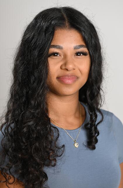 Jayda Howainski (16), 1,62 groß. Schülerin der Thusneldaschule Hobby: Leichtathletik.  | Foto: Stadt Nürnberg / Christine Dierenbach