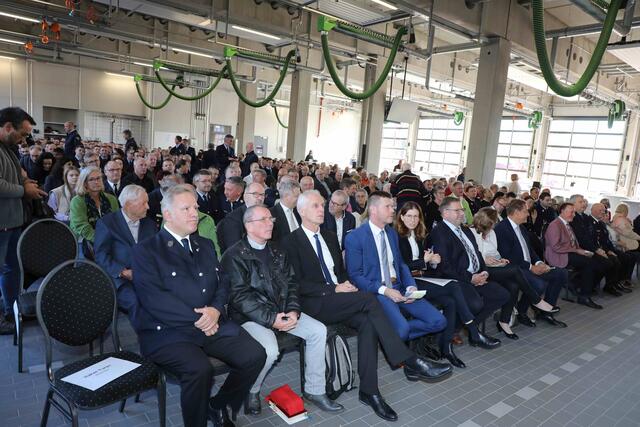 Foto: Udo Dreier.  Einweihung der neuen Feuerwache Fürth.