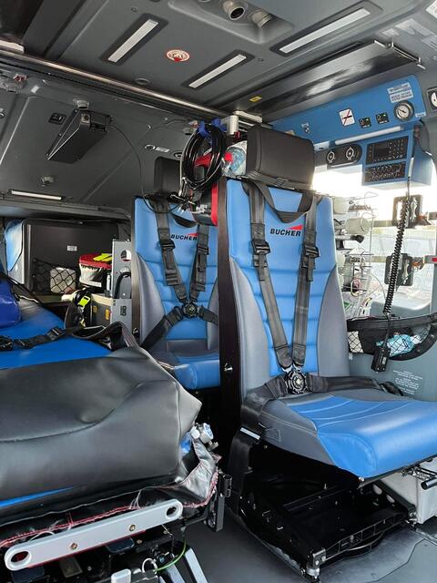 Bereit fürs Abenteuer Luftrettung Nürnberg: Christian Vogel absolvierte eine Schicht im Rettungshubschrauber.  | Foto: oh/Christian Vogel