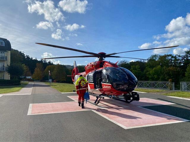 Bereit fürs Abenteuer Luftrettung Nürnberg: Christian Vogel absolvierte eine Schicht im Rettungshubschrauber.  | Foto: oh/Christian Vogel