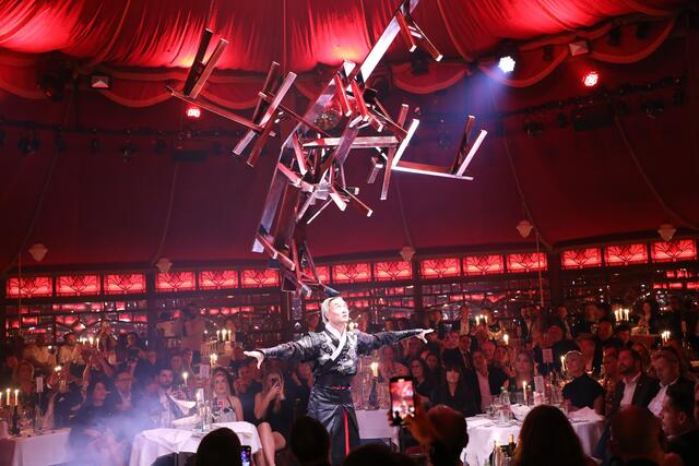 Atemberaubende Artistik im Spiegelpalast. | Foto: Jürgen Friedrich