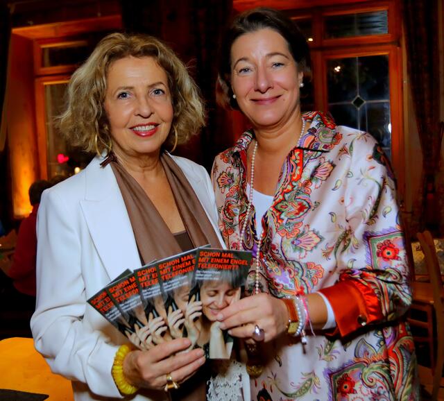 Judith Prem Geschäftsführender Vorstand und Initiatorin von Retla e.V. zusammen mit Michaela May (l.) | Foto: Jürgen Friedrich