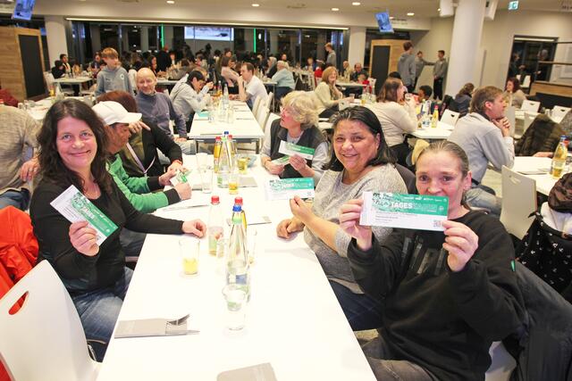 Foto: Ebersberger/Stadt Fürth. Ein großzügiger Wohltäter spendiert schon zum 10. Mal ein Festmahl für Bedürftige.