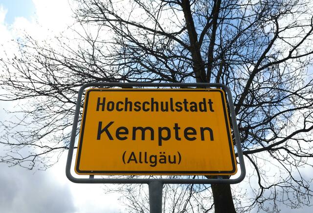 Zwei Syrer haben einen islamistischen Anschlag mit einem Sprengstoffgürtel geplant, einer von ihnen wohnte zuletzt in Kempten. Beide sind 2015 nach Deutschland eingereist.  | Foto: Karl-Josef Hildenbrand/dpa