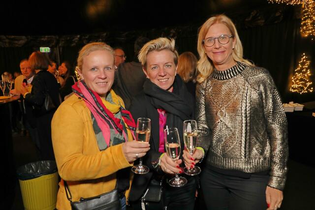 Premiere der 10. Flic Flac X-Mas-Show am Zeppelinfeld. | Foto: Jürgen Fríedrich