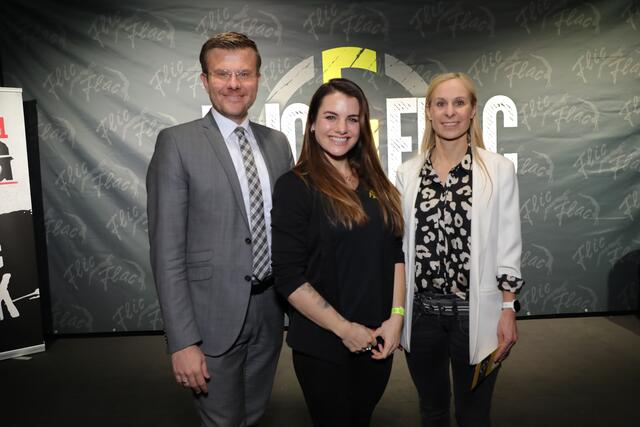 OB Marcus König mit Gattin Anke und Flic Flac-Direktorin Larissa Kastein. | Foto: Jürgen Fríedrich