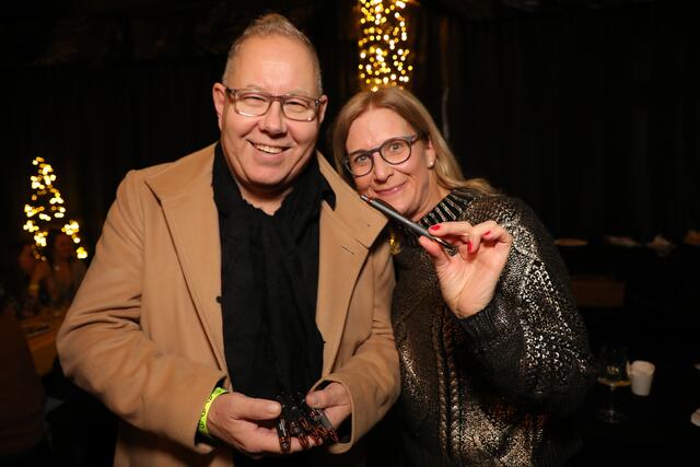Christian Poss (XTRAMagazin) mit Jenny Baier. | Foto: Jürgen Fríedrich