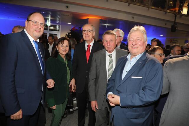 Von links: SPD-Bürgermeister Christian Vogel, CSU-Europapolitikerin Marlene Mortler, Mfr. Regierungspräsident a.D. Dr. Thomas Bauer, Rudi Bergmann (Vize Süddt. Schaustellerverband) und SPD-Urgestein Martin Burkert.