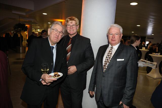 Von links: Hans Schmidt (CityManagement für Nürnberg, Arte Perfectum GbR), Jürgen Dörfler (FW) und Jochen Loy (Bay. Bauernverband).