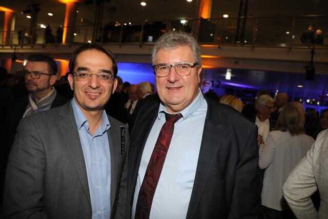 FDP-Stadtrat Ümit Sormaz (li.) und Frank Thyroff, Geschäftsführer der wbg Nürnberg GmbH Immobilienunternehmen.