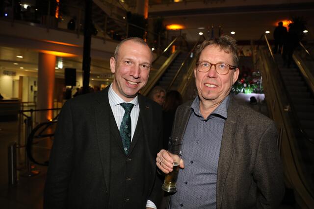 Dr. Arnold Otto, Dienststellenleiter Stadtarchiv Nürnberg (li.), und Marc Schüller, stv. Fraktionschef Bündnis 90/DIE GRÜNEN.