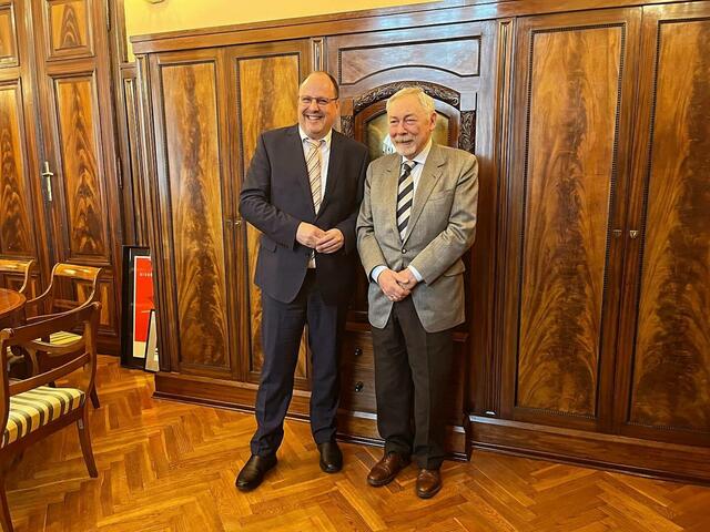 Nürnbergs Bürgermeister Christian Vogel (l.)  mit Stadtpräsident Jacek Majchrowski.  | Foto: © Christian Vogel