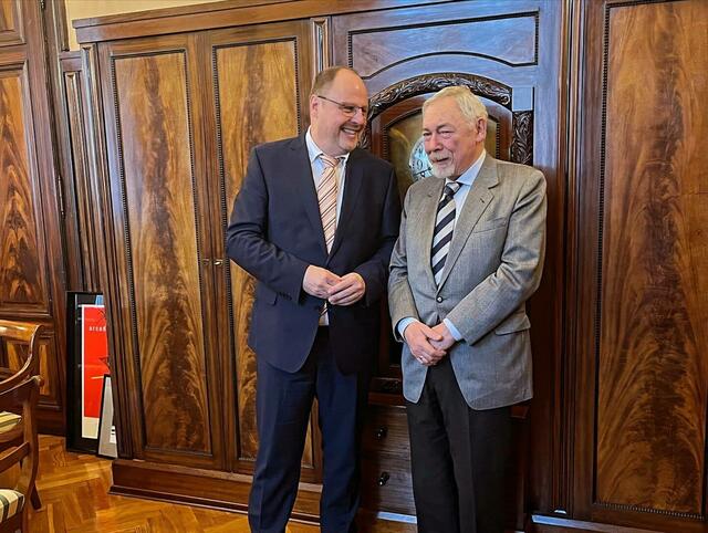 Nürnbergs Bürgermeister Christian Vogel (l.)  mit Stadtpräsident Jacek Majchrowski.  | Foto: © Christian Vogel