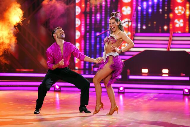 Jana Wosnitza und Vadim Garbuzov. | Foto: RTL / Stefan Gregorowius