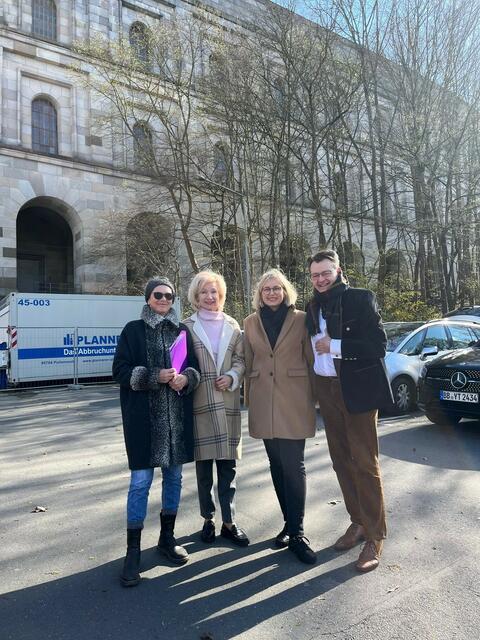 V.l.: Dr. Martina Bauernfeind (persönl. Referentin der Kulturbürgermeisterin), Prof. Dr. Lehner (Kulturbürgermeisterin), Dr. Christiane Schenderlein (MdB, Mitglied im Kulturausschuss), Michael Frieser (MdB).  | Foto: oh/Michael Frieser, MdB