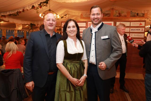 Impressionen von "Business meets Media" auf dem Nürnberger Frühlingsfest 2024.