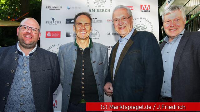 Bastian Zaar, Regionaler Verkaufsleiter Erlanger Nachrichten, Alexander Koller, Geschäftsführer Funkhaus Nürnberg, Joachim Herrmann, Bayerischer Innenminister, und Harald Greiner, Geschäftsführer vom Verlag Der MarktSpiegel. | Foto: Marktspiegel.de / J. Friedrich