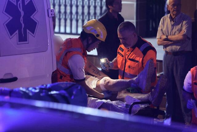 Beim Einsturz sind 16 Menschen verletzt worden, einige davon schwer.  | Foto: Isaac Buj/EUROPA PRESS/dpa