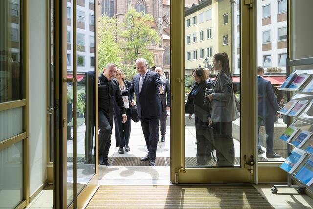 Innenminister Joachim Herrmann traf  den stellvertretenden ukrainischen Innenminister Vasyl Teteria zu einem Gedankenaustausch in Nürnberg | Foto: Bayerisches Innenministerium / Uwe Niklas