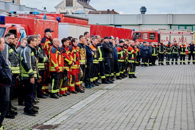 Aufbruch des Hilfeleistungskommandos.  | Foto: Stadt Bamberg / Sonja Seufferth
