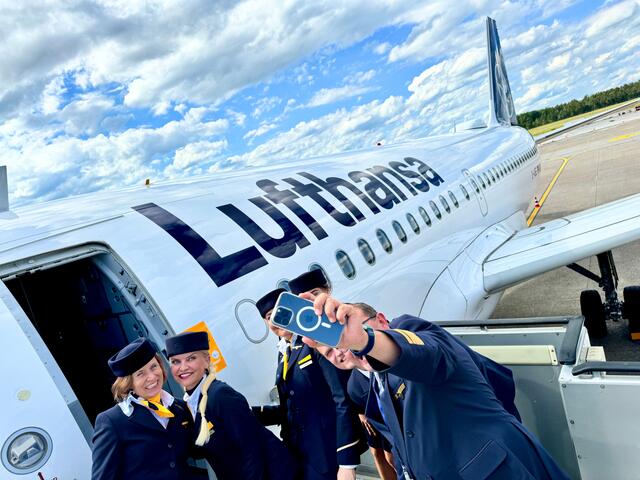 Die Nationalmannschaft fliegt an Bord eines Lufthansa Airbus A319 ab Nürnberg zu ihrem Testspiel vor der EM.  | Foto: Christian Albrecht / Airport Nürnberg